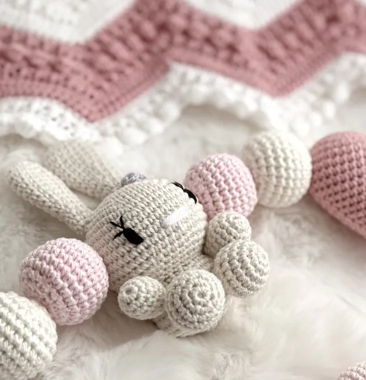 Bunny Chain No. 01 · Grey