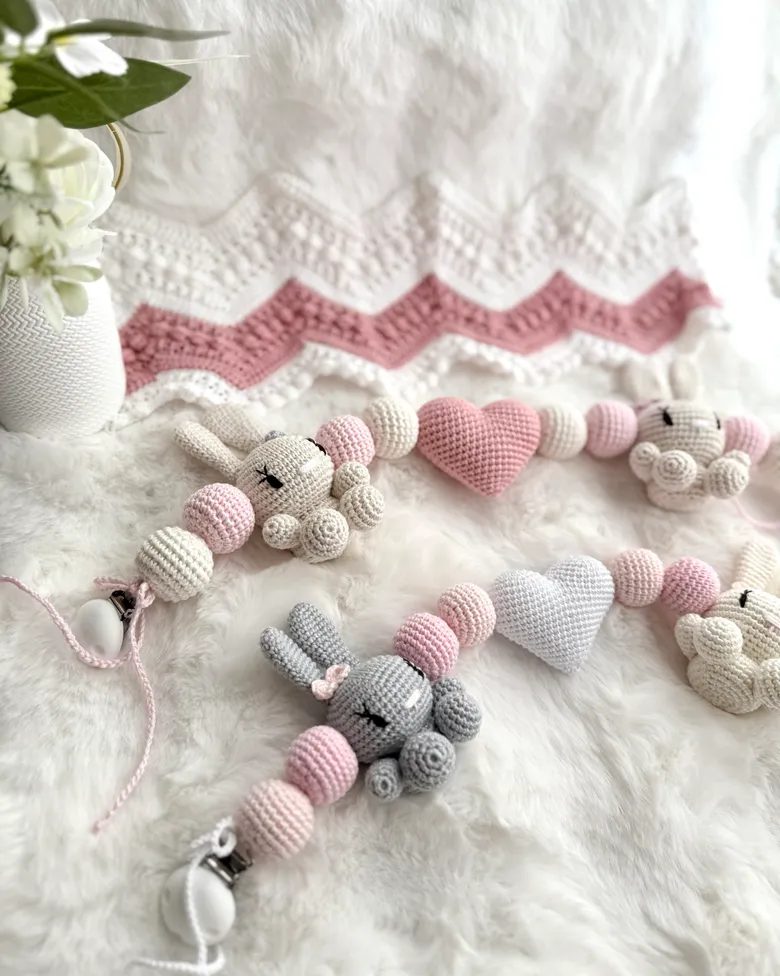 Bunny Chain No. 02 · Cream, image 3 of 4